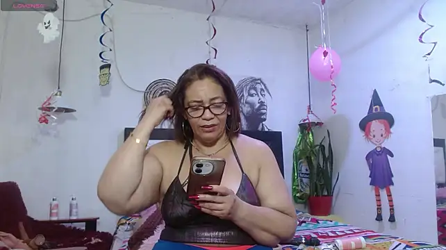 PervertedMature Adlı Modelin Canlı XXX Sohbeti
