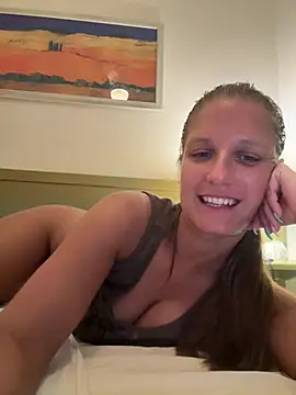 jennifer11772 Adlı Modelin Canlı XXX Sohbeti