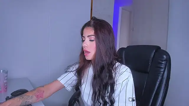 Lisegg_ লাইভ XXX চ্যাট