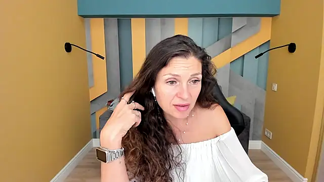 EllaLong's Live XXX Chat