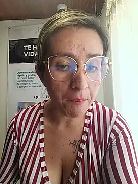 Valentina--1 Live XXX Chat