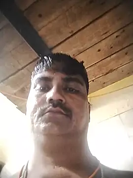 Show Webcam de dhirusury050625