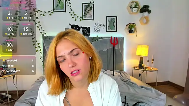 Živý XXX chat DellaRows