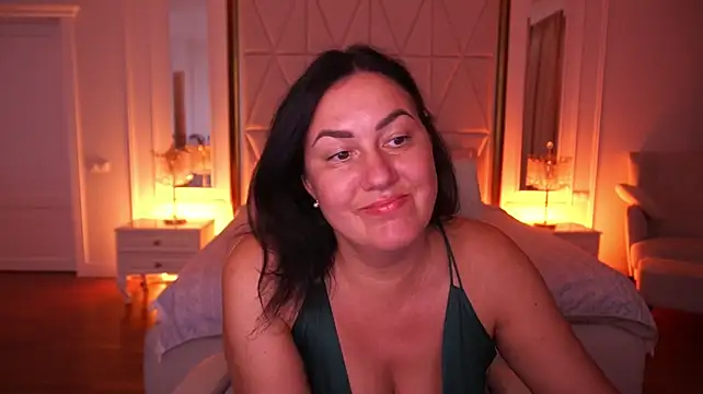 VelvetLuck Adlı Modelin Canlı XXX Sohbeti