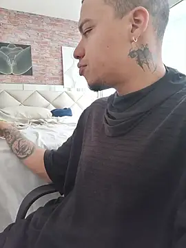 AlphaMasterXxx Chat XXX in diretta