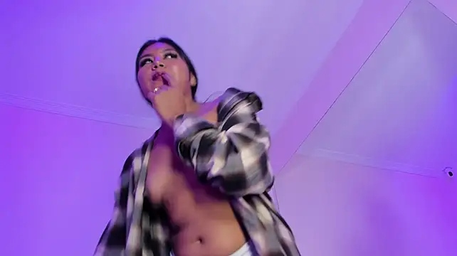 צ'אט XXX בשידור חי של KarolinaFerrari