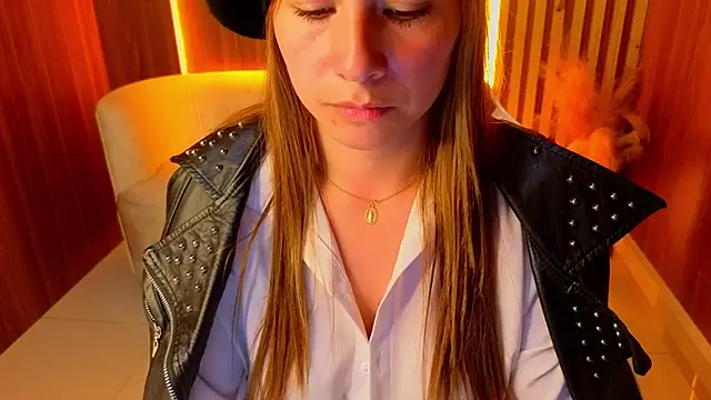 Aratna_Blonde_Tx Chat XXX live