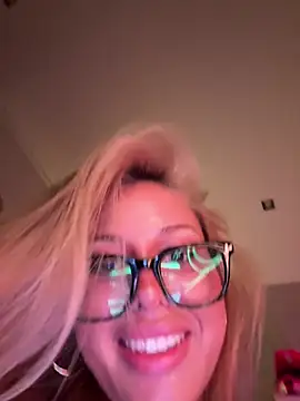 olivializ Adlı Modelin Canlı XXX Sohbeti