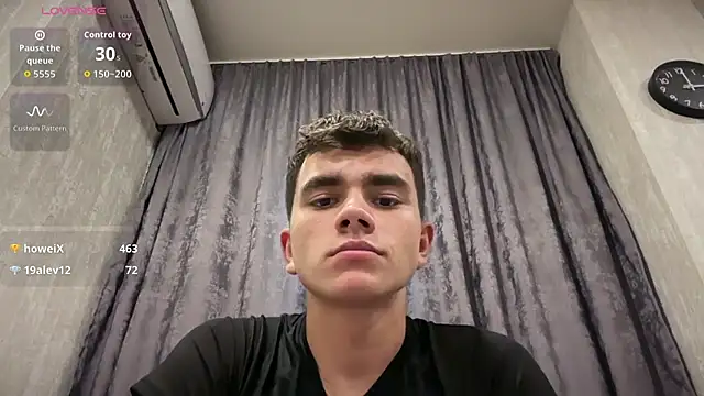 Just_Max02 élő XXX-chatje