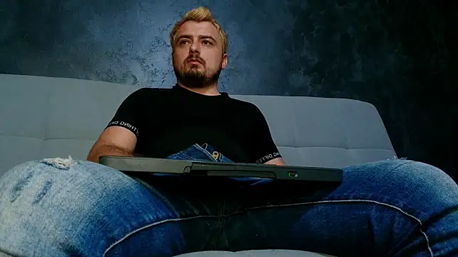 CLOUDYMarkWayne – Naživo XXX chat