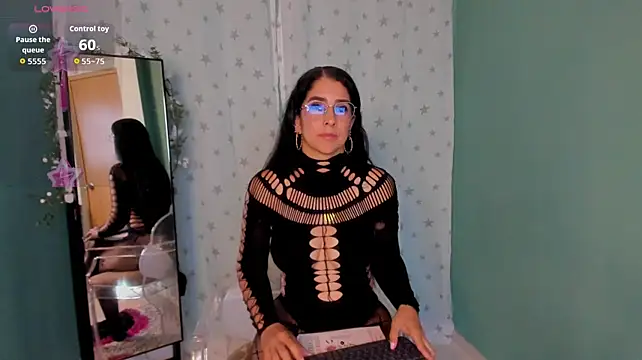Chat XXX en directo de Zayra-Velmontn