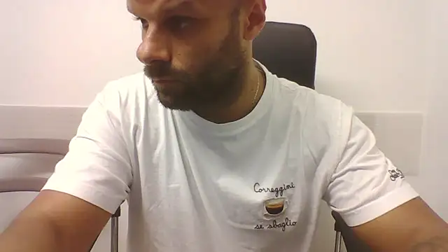 Živý XXX chat FROCETTO93