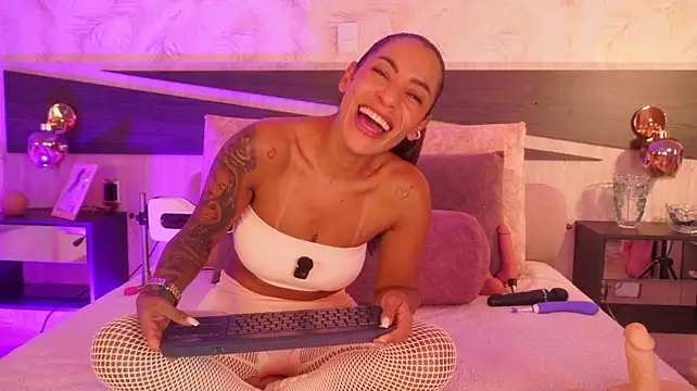 Chat +18 de Natalia_Cruzz ao vivo