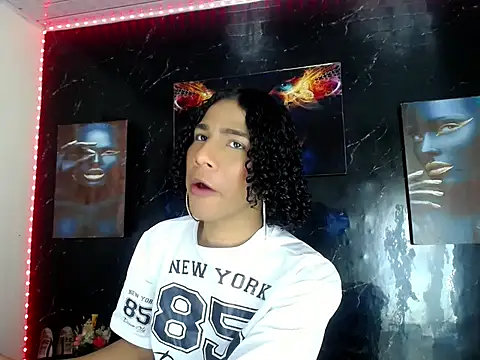 Brittany_Queen_'s Live XXX Chat