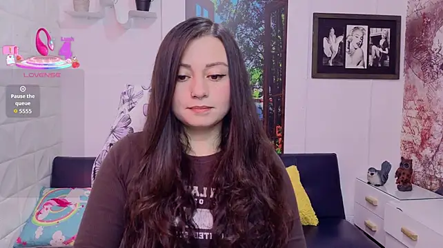 Chat +18 de Eva_Roussell ao vivo