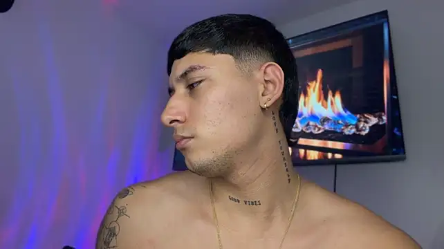 SexxxySquirterStev777 লাইভ XXX চ্যাট