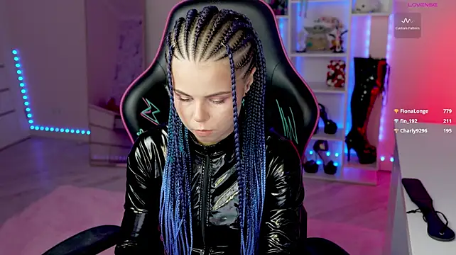 Chat +18 de QueenAliceX ao vivo