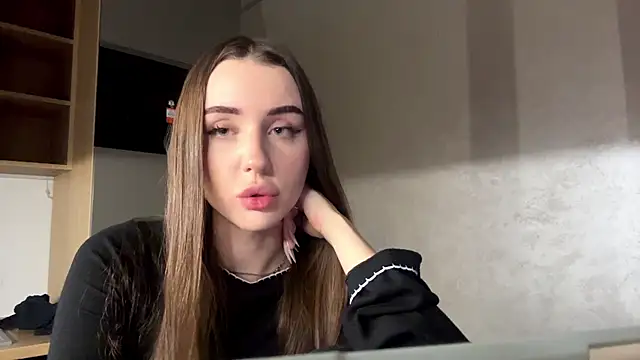 dianaluves1 Adlı Modelin Canlı XXX Sohbeti