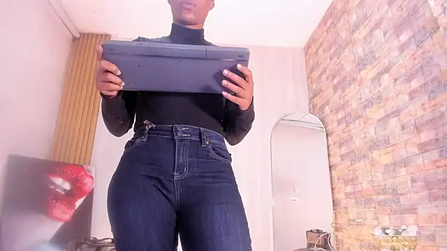 XXX chat uživo modela CardyKambell1