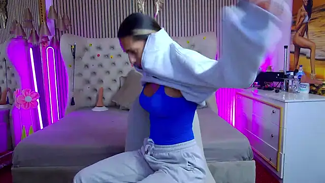 PlayfulShow Chat XXX live