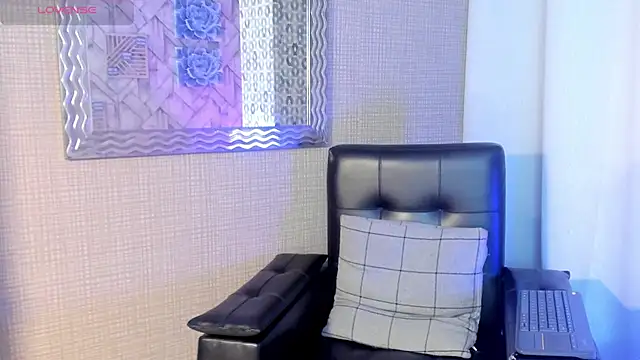 miahills__ XXX чат на живо