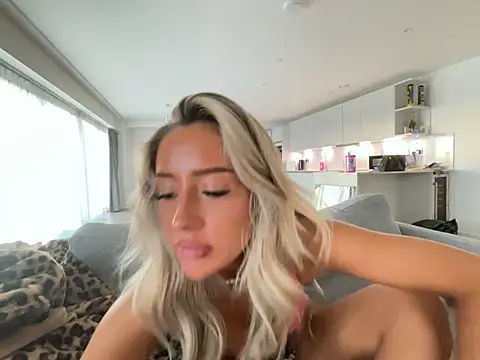 Laceyvipx Chat XXX in diretta