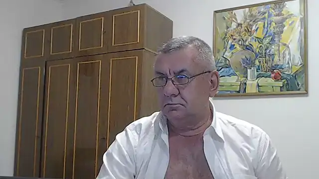 צ'אט XXX בשידור חי של machomale3