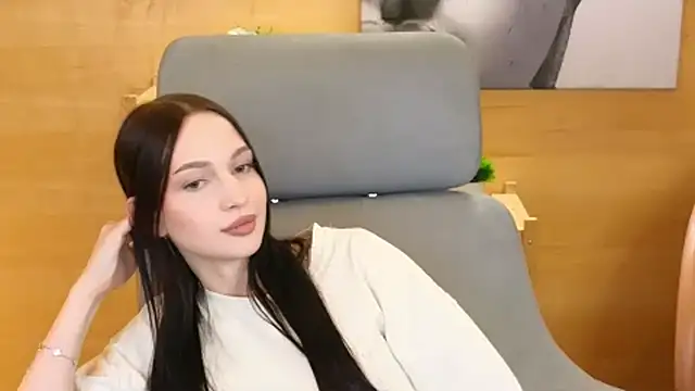 EmikoMenasco – Naživo XXX chat