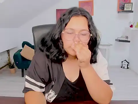 แชท XXX สดของ HaraNoir