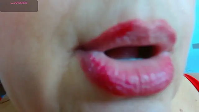 Kerly_Doll: онлайн-секс-чат