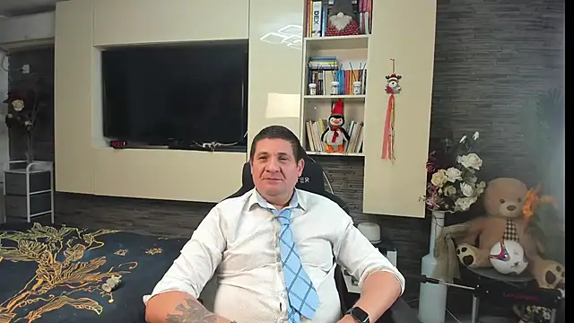 SpartacusDaddy48のライブXXXチャット