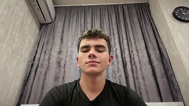 Just_Max02 Live XXX-Chat