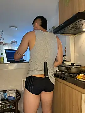 Christopher_strongg Chat XXX live