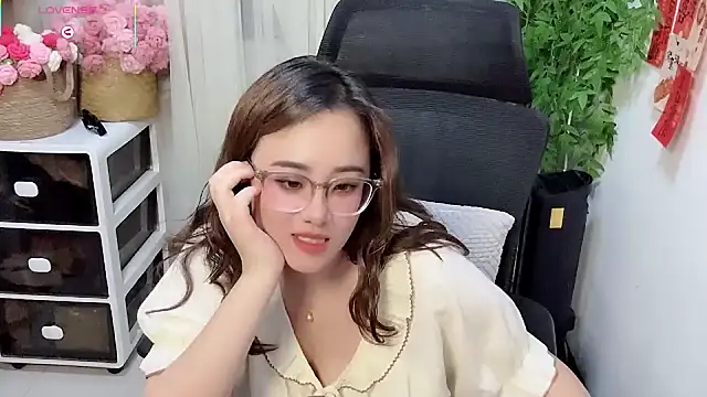 NEWONETO Adlı Modelin Canlı XXX Sohbeti