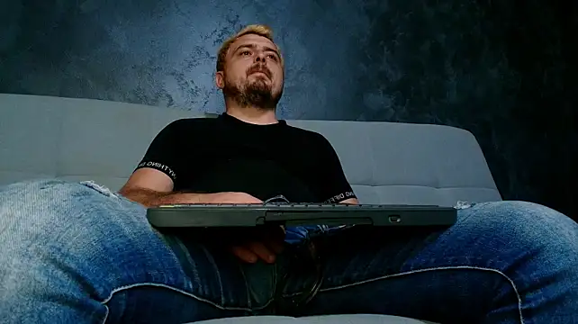 Chat +18 de CLOUDYMarkWayne ao vivo