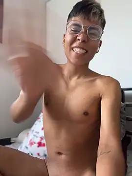 MaxiWildd Live XXX-chat