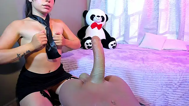 Anne_cox Chat XXX in diretta