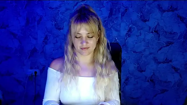 nika_gold1's Live XXX Chat
