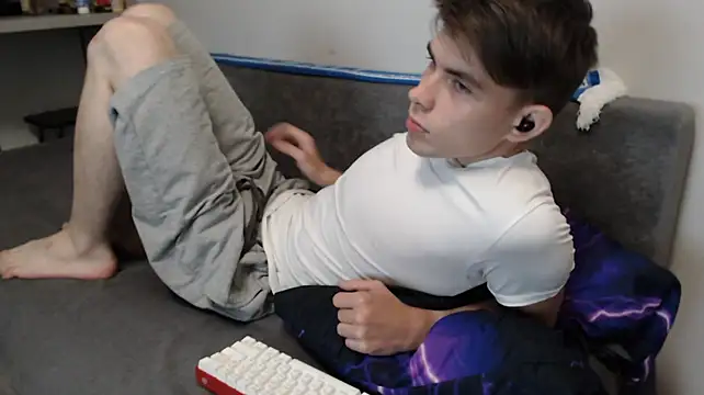 Student_Oliver XXX чат на живо