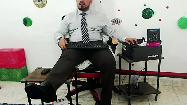 دردشة KalethBigDick الجنسية المباشرة
