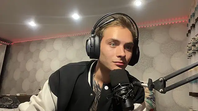 ErnestTarlet Live XXX-Chat