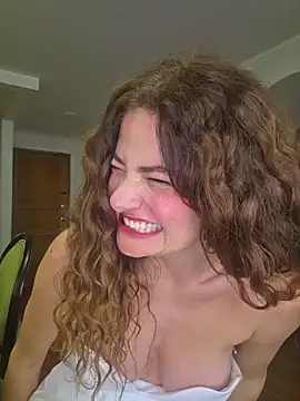 CelineBoyer_ Adlı Modelin Canlı XXX Sohbeti