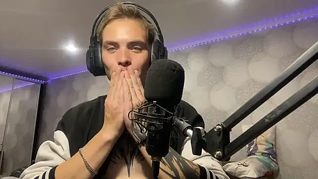 XXX chat uživo modela ErnestTarlet