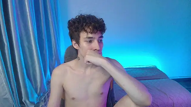 Онлайн чат XXX Adam_Kroy