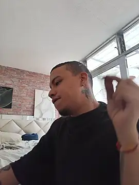 Chat +18 de AlphaMasterXxx ao vivo