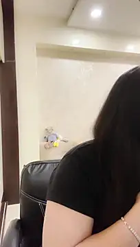 ashwariya23 Adlı Modelin Canlı XXX Sohbeti