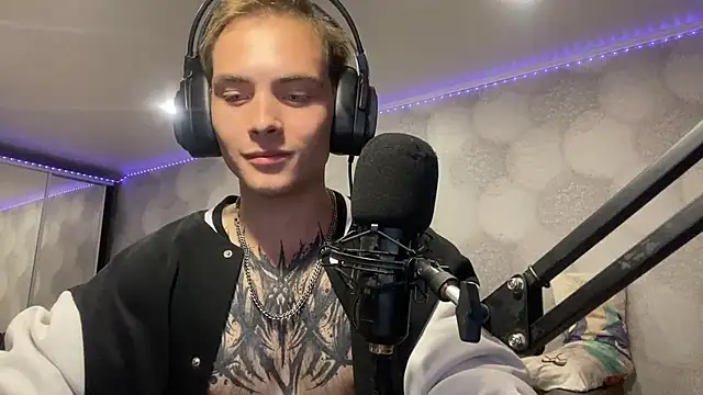 Chat +18 de ErnestTarlet ao vivo