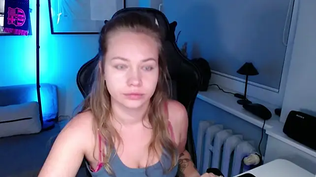 Živý XXX chat holly_xglam