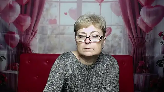 EmiliaGree XXX чат на живо