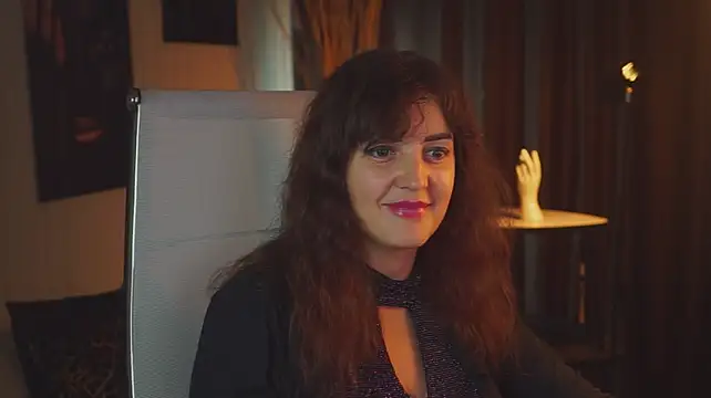 צ'אט XXX בשידור חי של AureliaVane